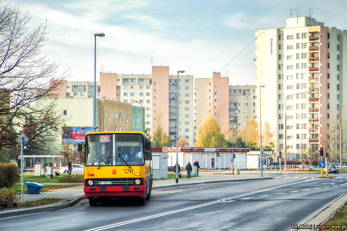 5741
Słowa kluczowe: WĹ2013 IK280
