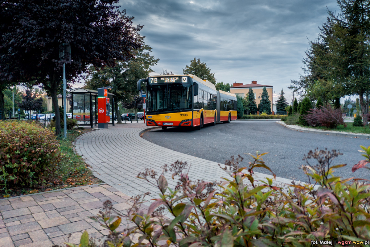 9908
WrzeĹniowa nowoĹÄ obsĹugowa, ktĂłrej jeszcze nie ma na galerii, czyli Arriva na 719.
