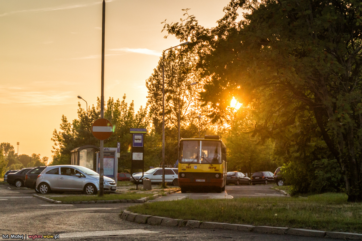 151 (5722)
Na swoje 1300. zdjÄcie na WGKM wybraĹem dawnego warszawskiego Ikarusa 280.70E #5722, ktĂłry swojÄ emeryturÄ spÄdziĹ w CzÄstochowie. MPK w CzÄstochowie kupiĹo 5 takich autobusĂłw - ostatni "Warszawiak" zostaĹ wycofany w 2018 roku. 

Przy okazji ĹźyczÄ wszystkim WesoĹych ĹwiÄt :)
Słowa kluczowe: IK280 ZachĂłd