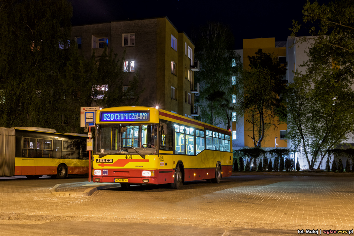 4891
W dniu wczorajszym odbyĹa siÄ jazda prĂłbna najnowszym zabytkiem KMKM - Jelczem M121M o numerze taborowym 4891. Pojazdowi, dawniej eksploatowanemu przez Miejskie ZakĹady Autobusowe, przywrĂłcono oryginalny wyglÄd. Uroku dodajÄ naklejki oraz podĹwietlenie wyĹwietlacza w nocy. OkazjÄ do przejechania siÄ autobusem bÄdzie zbliĹźajÄca siÄ Noc MuzeĂłw.
Słowa kluczowe: M121M