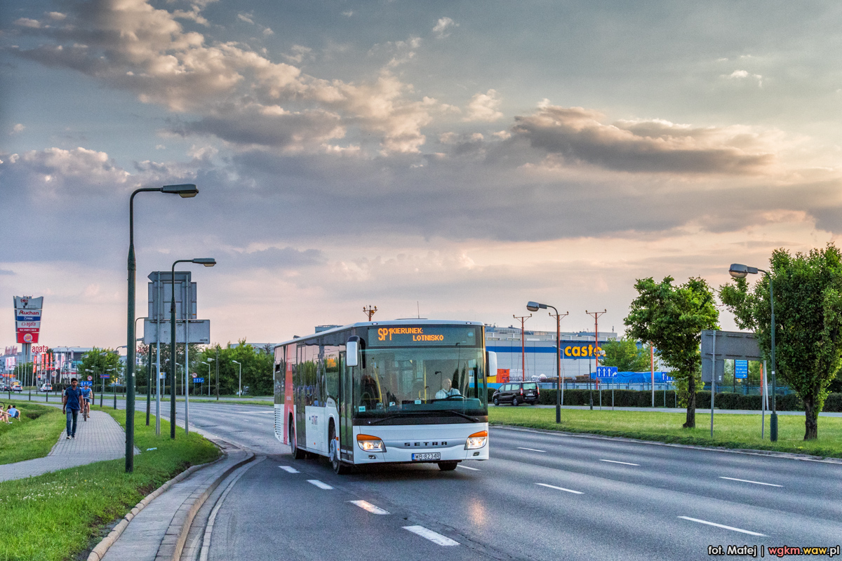 WB 8234R
Tym razem bez samolotu. Na zmianÄ z MB Citaro C2 na trasie z parkingu znajdujÄcego siÄ nieopodal, na lotnisko kursuje widoczna Setra.
