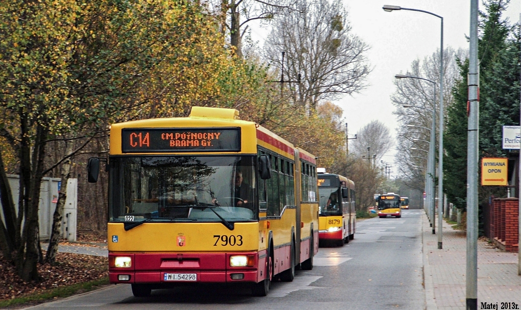 7903
Jeszcze starym aparatem, stÄd ta jakoĹÄ :P
Słowa kluczowe: WĹ2013 M181