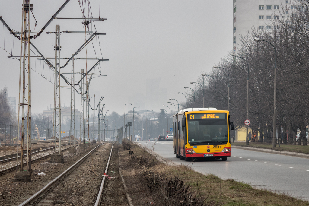 2256
No i zaczÄĹo siÄ. Od dzisiaj na czÄĹci ulicy WoĹoskiej nie kursujÄ tramwaje. Podoba mi siÄ fakt, Ĺźe na wszystkich wyĹwietlaczach oprĂłcz kierunku byĹ napis "Za tramwaj".

WiÄcej informacji: http://www.wgkm.waw.pl/portal/index.php/18-zmiany-trasowe/83-od-soboty-tramwaje-nie-pojada-ulica-woloska
Słowa kluczowe: ZaTramwaj Inwestycje