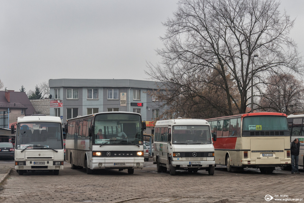WOT 01757
PrzeglÄd prywaciarzy w Otwocku. Nie mam pojÄcia, kto w ogĂłle podejmuje siÄ jazdy takÄ taczkÄ, jak to biaĹe Vario. Stan techniczny tego wozu musi byÄ fatalny, tak jak w przypadku niemalĹźe wszystkich busiarzy. 

Przy okazji - miaĹ siÄ dzisiaj pojawiÄ dosyÄ ciekawy artykuĹ na portalu, ale ze wzglÄdu na to, Ĺźe zeszĹo mi siÄ dĹuĹźej z konfigurowaniem wersji mobilnej portalu (ktĂłra bÄdzie udostÄpniona wraz z nowym stylem), to nie starczyĹo mi juĹź czasu - pojawi siÄ jutro.
