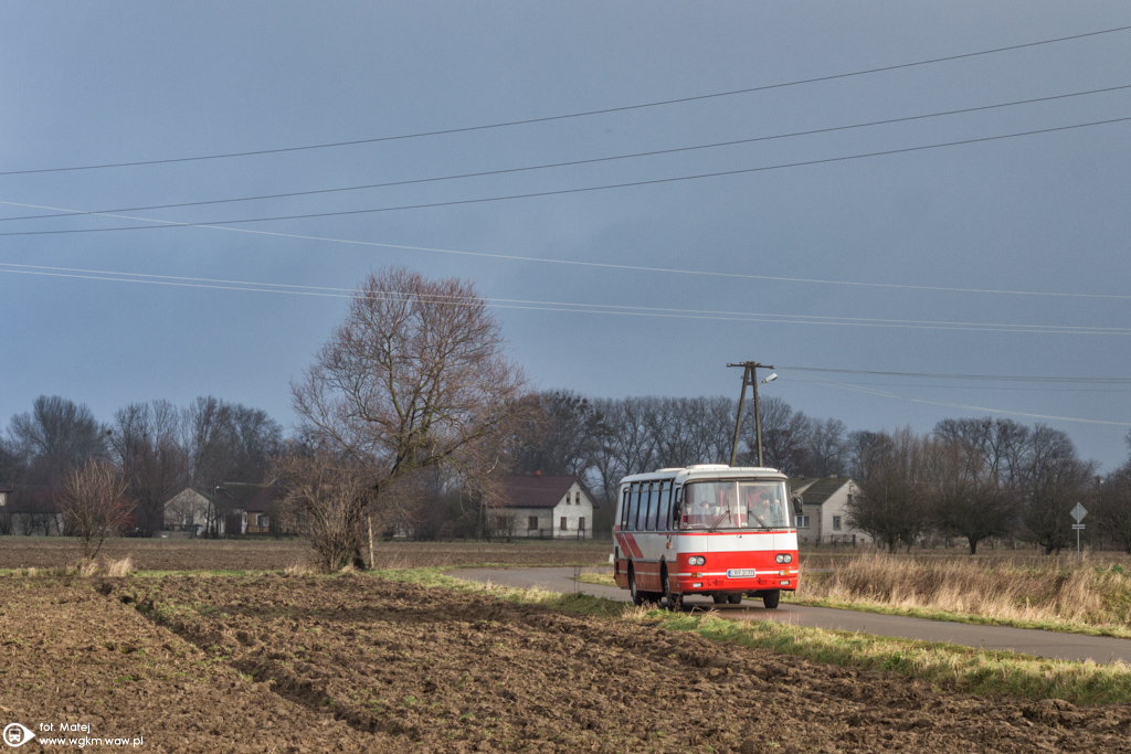 LRY 2C77
GdzieĹ na wsi.. :)
Słowa kluczowe: KAH9POD H9-21