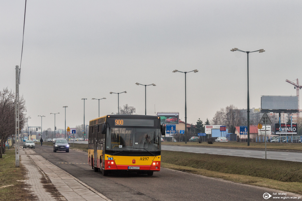 A297
Na 900 zaglÄdaĹy juĹź rĂłĹźne wozy. PoczÄwszy od Libero, przez dostawczaki i ProCity, a skoĹczywszy na... Glaspo, czyli polskÄ wersjÄ MAZa.
