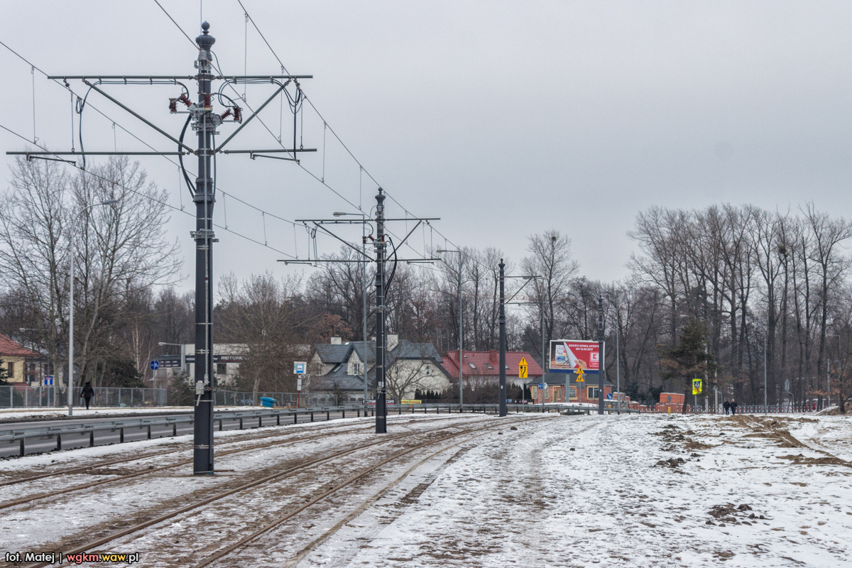 Trasa tramwajowa na Nowodwory
Na zdjÄciu widzimy odcinek, ktĂłry raczej nie bÄdzie eksploatowany (poza jakimiĹ wyjÄtkami) - zawrotka znajduje siÄ jakieĹ 100 metrĂłw wczeĹniej.
