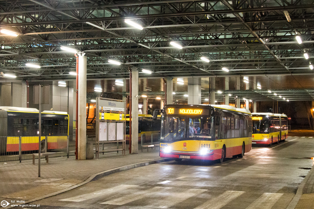 1421
Od poczÄtku marca 101 obsĹuguje Stalowa. Sama linia jest poniekÄd dziwna. W godzinach szczytu, kiedy kursuje E-8 Ĺwieci pustkami, zaĹ poza i w weekendy bardzo dobrze funkcjonuje.
