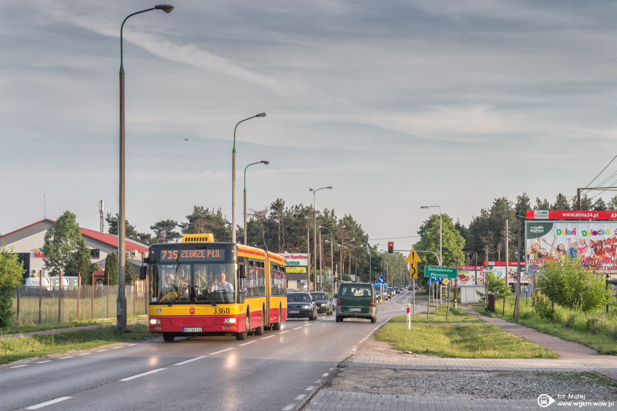 3368
NGtka zmierza do Zegrza w blaskach zachodzÄcego sĹoĹca.

