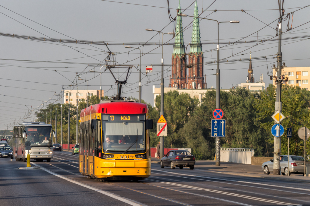 3801
Dzisiaj pisklak pojawił się tradycyjnie na 13 :)
