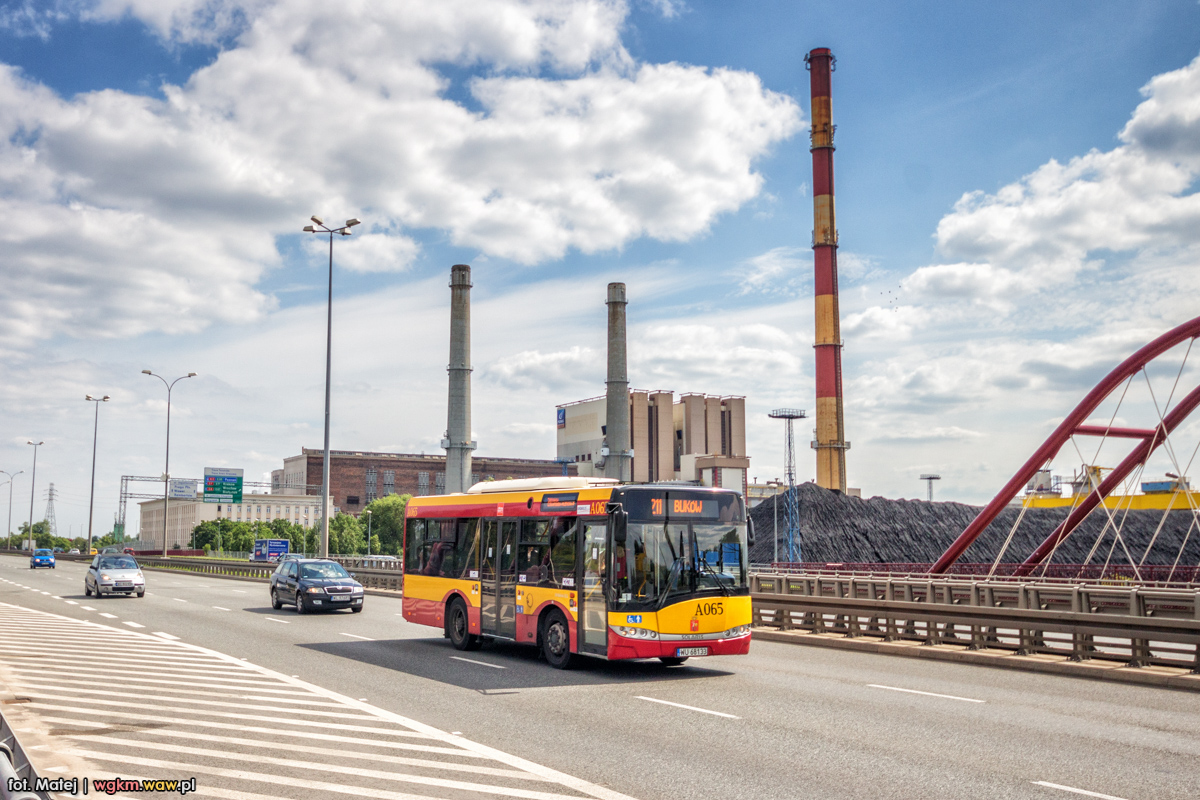 A065
Od poczÄtku istnienia 211 liniÄ obsĹugiwaĹ gĹĂłwnie Mobilis (z wyjÄtkami). Na poczÄtku jeĹşdziĹy Jelcze Libero, potem SU8,6, a teraz SU8,9LE. Od przyszĹej soboty to siÄ zmieni, na wiÄkszoĹÄ brygad wejdzie Arriva z Otokarami.
Słowa kluczowe: MOBSU8,6