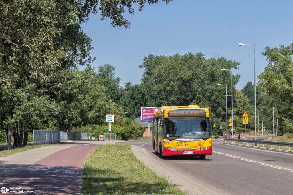 A595
Wspomnienia z upalnych wakacji. Za kilka lat okolica moĹźe siÄ zmieniÄ nie do poznania - powstanie tutaj potÄĹźna aleja (po dwa pasy w kaĹźdÄ stronÄ), a pomiÄdzy jezdniami pojedzie tramwaj. Sam przystanek ma zmieniÄ nazwÄ z "GrzymalitĂłw" na "Plac Ĺwiatowida".
