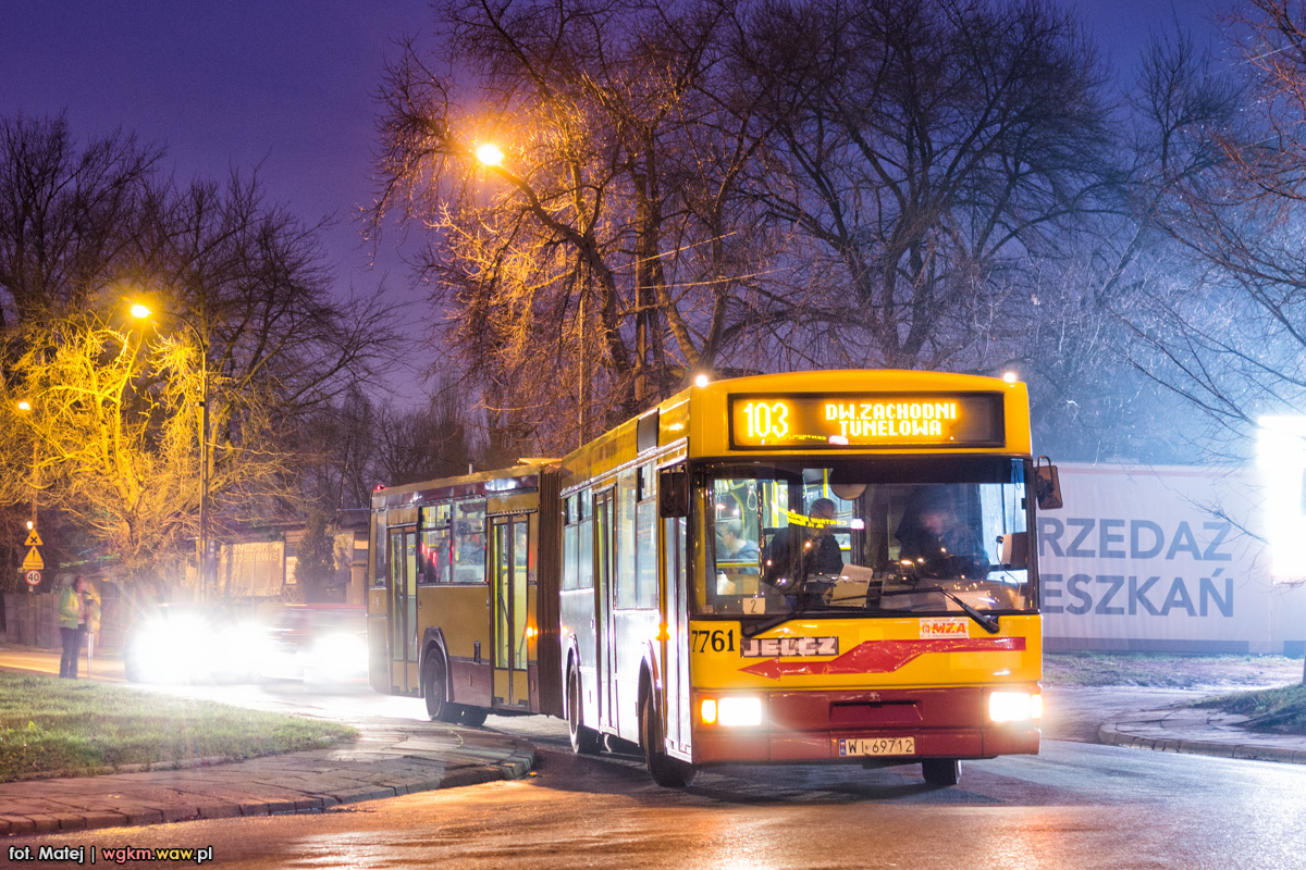 7761
MaĹe wspomnienie imprezy.
Słowa kluczowe: PoĹźegnanieR-6 M181