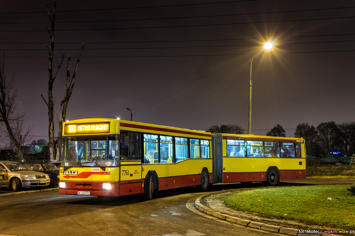 7761
Słowa kluczowe: PoĹźegnanieR-6 M181