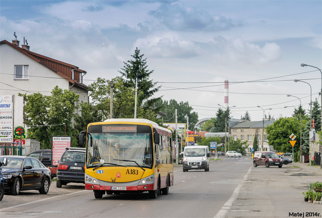 A183
Wawer ciÄgle w remontach, tym razem uruchomiono zastÄpczÄ liniÄ Z42, kursujÄcÄ na trasie: PKP  Olszynka Grochowska - Klimontowska. Jak na pierwszy dzieĹ, to cieszy siÄ sporÄ popularnoĹciÄ, jeĹźdĹźÄ na niej dwie brygady, na ktĂłrych planowo powinny jeĹşdziÄ Solinki. A Mobilis... pierwszego dnia wypuĹciĹ dziwadĹo :)
Słowa kluczowe: DziwadĹo MOBLIBERO