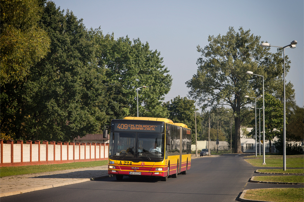A224
Linia 409 od paĹşdziernika ma byÄ wydĹuĹźona aĹź na BrĂłdno. PoĹÄczyĹaby wtedy trzy najwiÄksze cmentarze w Warszawie - PĂłĹnocny, PowÄzki i BrĂłdnowski. 
Słowa kluczowe: ITSNG363