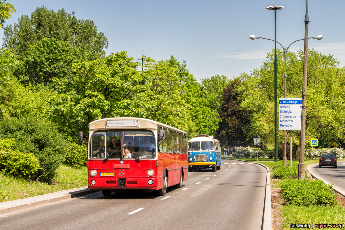 CB 26A
Mercedes-Benz O305 z 1977 roku przyjechaĹ z Bydgoszczy. Wieczorem kursowaĹ na linii K oraz w pĂłĹşniejszych momentach -  na A.
Słowa kluczowe: NM2017