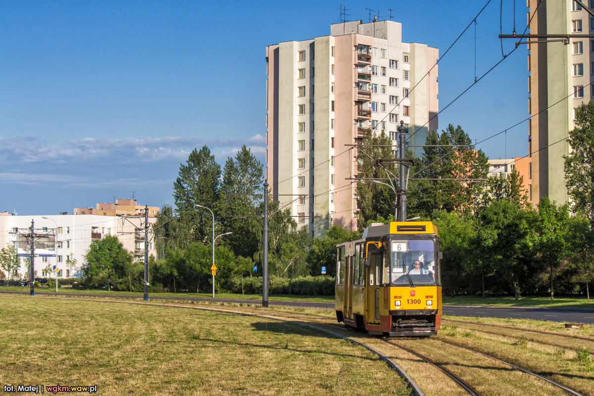 1300
W zwiÄzku z zablokowanym przejazdem w rejonie pÄtli Metro MĹociny, tramwaje linii 6 zostaĹy skierowane na Tarchomin KoĹcielny. 
Słowa kluczowe: Objazd