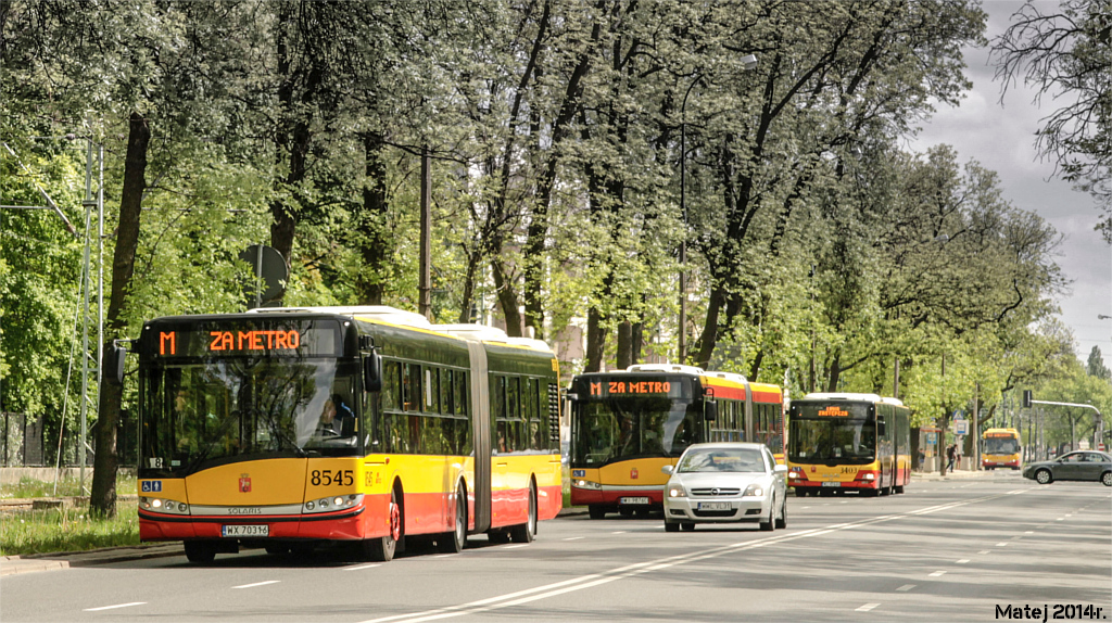 8545
Na autobusowej linii zastÄpczej autobusy kursowaĹy stadami, co widaÄ na powyĹźszym zdjÄciu. JakoĹÄ zdjÄcia nie powala, ale nie miaĹem zbytnio czasu, wiÄc wrzucam w celach dokumentacyjnych ;)
Słowa kluczowe: ZaMetro