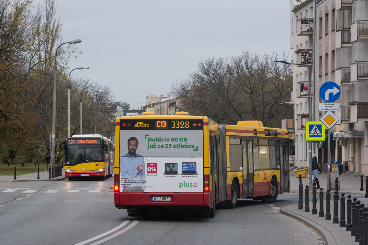 3328
Na C13 do spotkania byĹy przeguby ze "Stalowej" i Mobilisu. Tu podczas skrÄtu w ulicÄ SmoleĹskÄ, nieuĹźywanÄ w regularnym ruchu liniowym.
Słowa kluczowe: WĹ2019