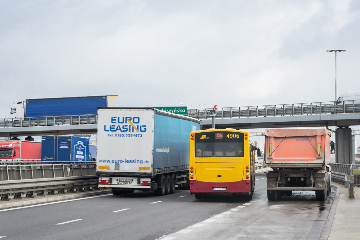 4906
CiÄĹźarĂłwki z kaĹźdej moĹźliwej strony, czyli S8 w piguĹce.
Słowa kluczowe: M121I