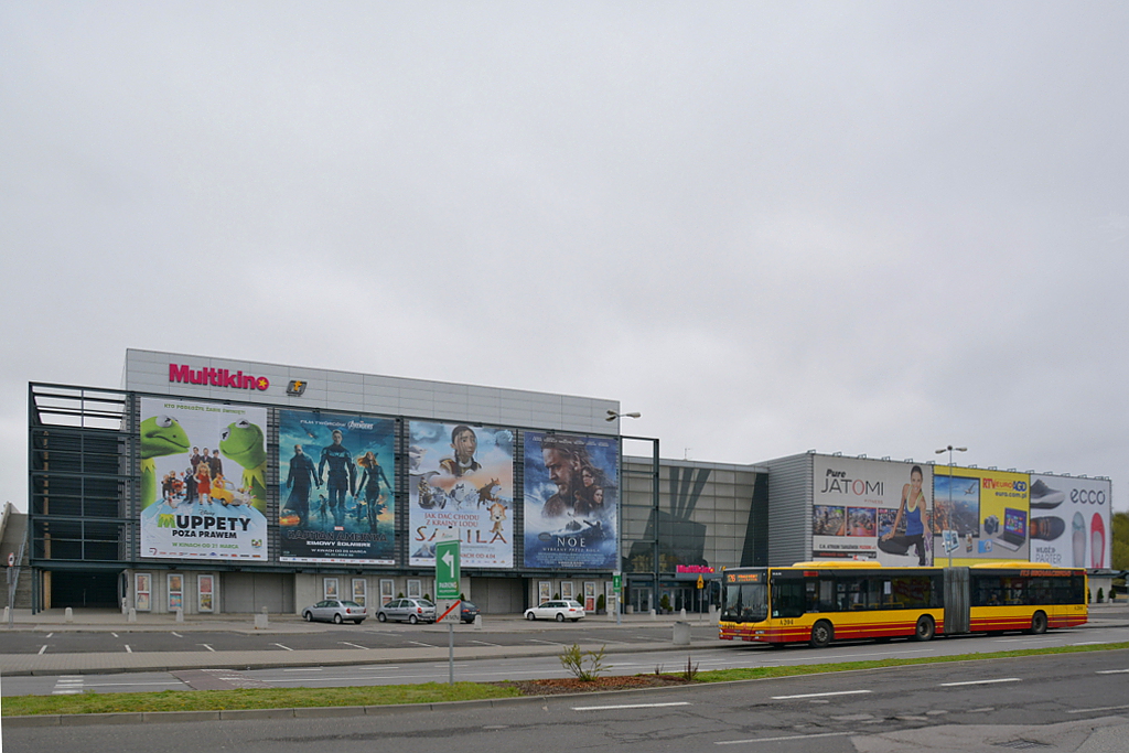 A204
NadmetraĹź na 126 na tle Centrum Handlowego "TargĂłwek".
Słowa kluczowe: DziwadĹo Architektura ITSNG363