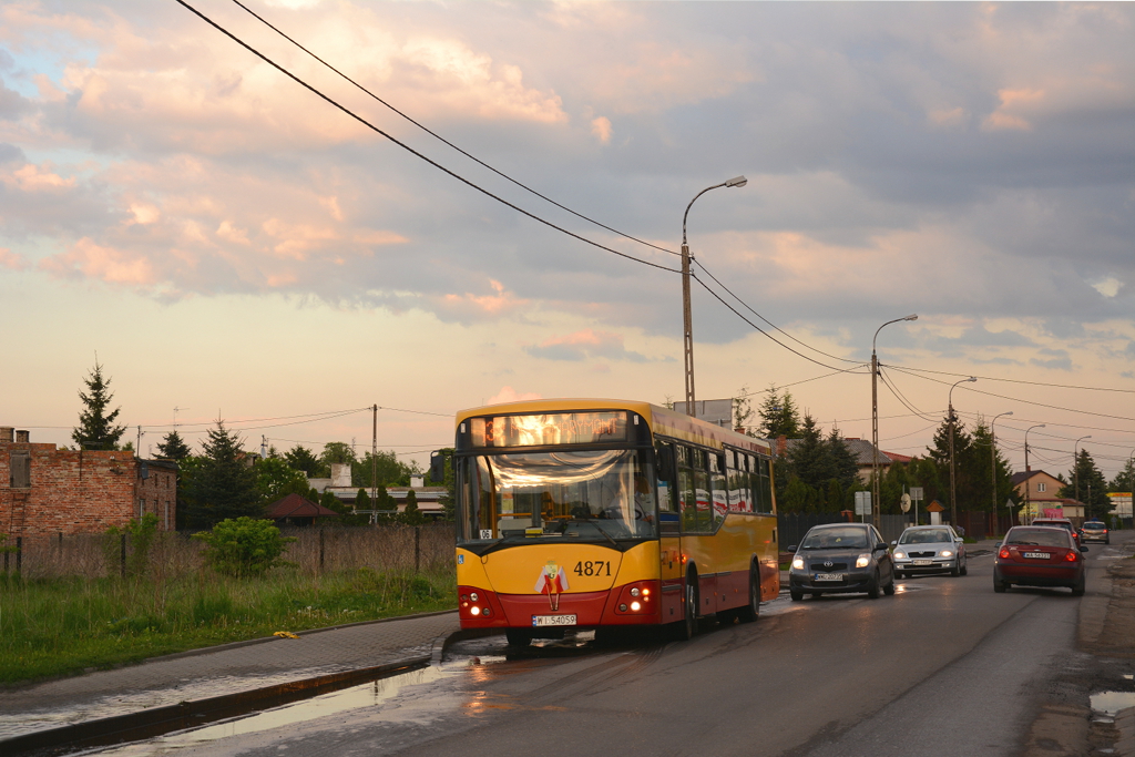 4871
Słowa kluczowe: M121M ZachĂłd