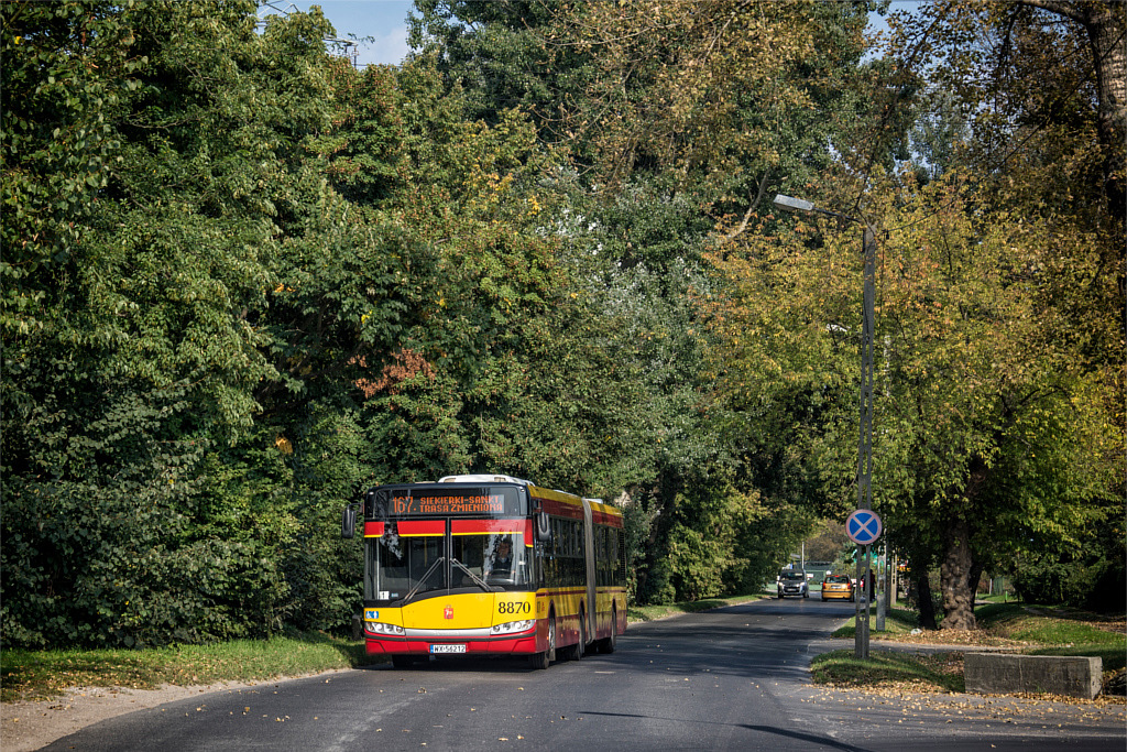 8870
Objazdowe 167 wjeĹźdĹźa na kraniec EC Siekierki. PodziÄkowania dla kierowcy za zwolnienie do zdjÄcia!
Słowa kluczowe: Objazd