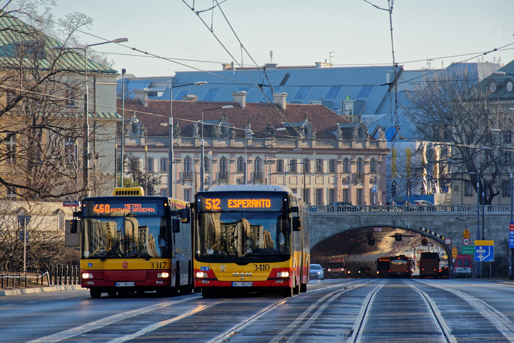 3410
WyĹcig NGtki i Lionsa. Po otwarciu drugiej linii metra Ĺźadnej z widocznych dwĂłch linii juĹź w tym miejscu nie ujrzymy - 460 zostanie zlikwidowana, a 512 pojedzie do stacji metra "Stadion".
