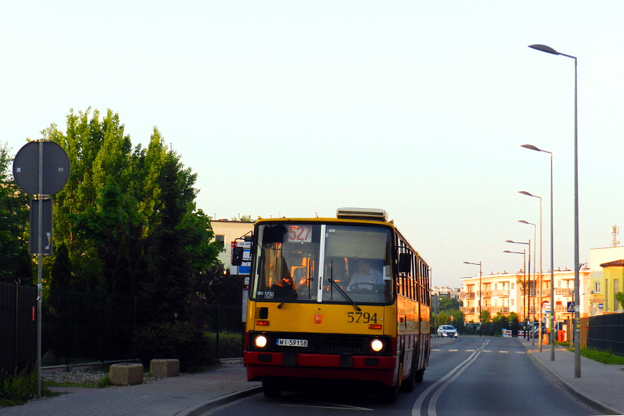 5794
Ikarus na porannej BWL-ce 062/[b][color=red]527[/color][/b]+[b][color=green]805[/color][/b].
Słowa kluczowe: IK280