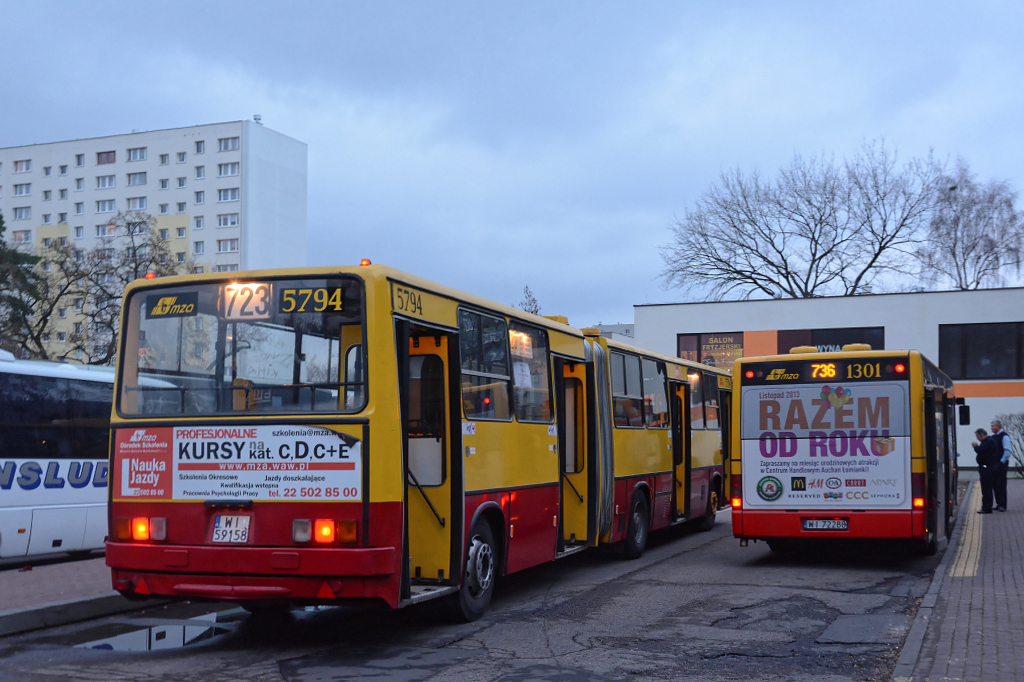 5794
 Jeden z ostatnich kursĂłw Ikarusa z Legionowa w ostatni dzieĹ kursowania tych wozĂłw po Warszawie - czyli dokĹadnie rok temu. 
Słowa kluczowe: IK280 NM223