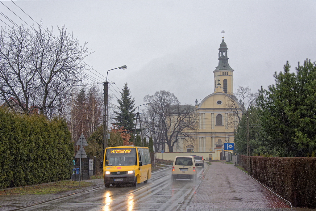 M029
Od nowego roku taki widok stanie siÄ historyczny - z linii zejdzie Mobilis na rzecz PKSu Grodzisk Mazowiecki. Sama linia natomiast powstaĹa w marcu 2011 roku i ĹÄczy BorzÄcin MaĹy z punktem przesiadkowym jakim jest przystanek Rynek w Starych Babicach.
