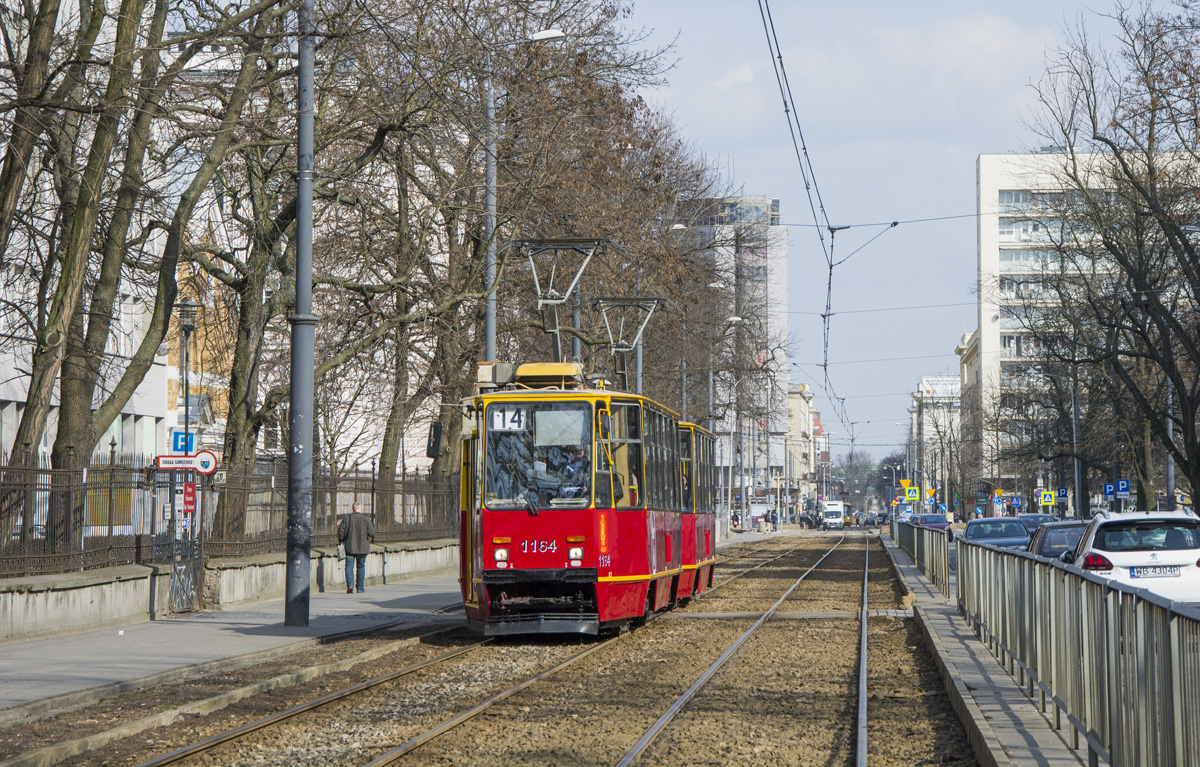 1164+1165
Wczoraj (30.03) wyjechaĹ po naprawie sporadycznej mokotowski skĹad czerwonych 105.
