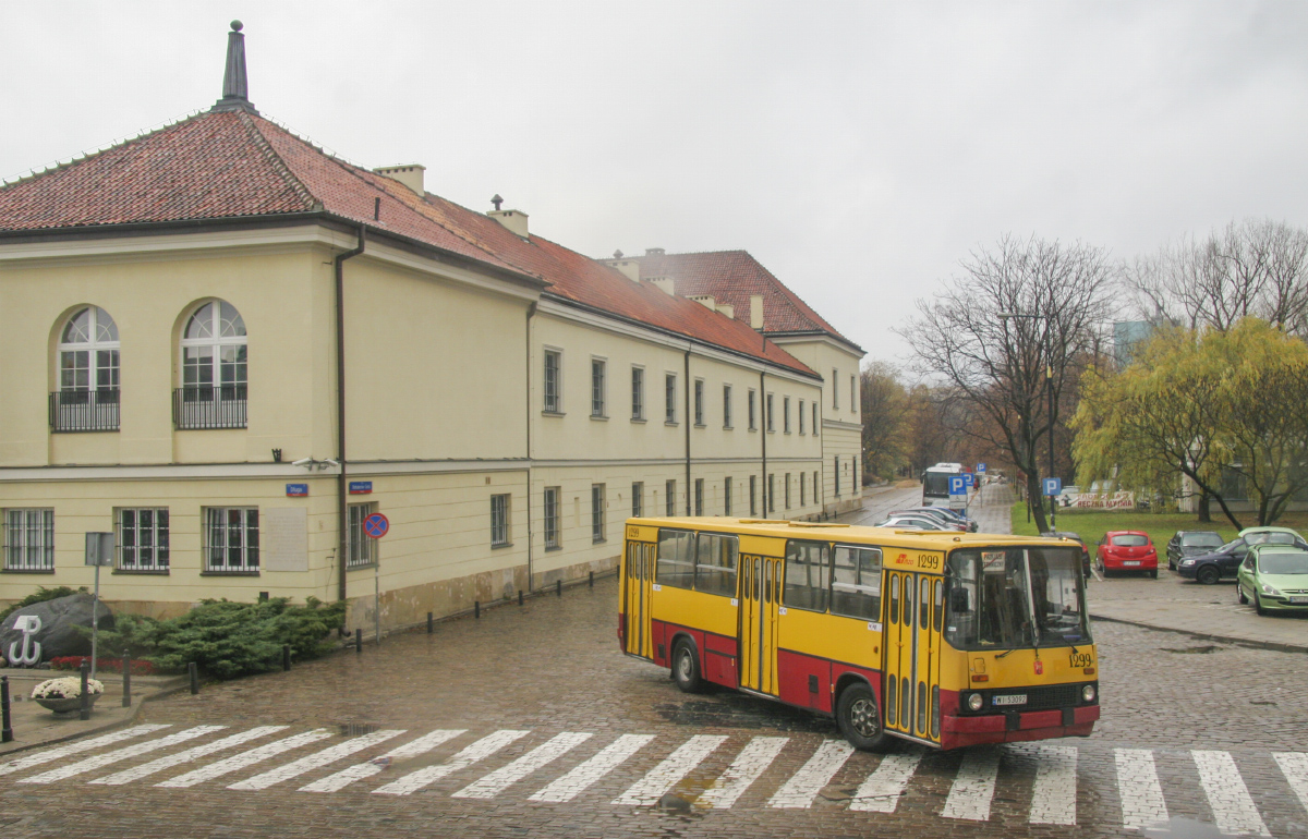 1299
KrĂłtki lewarek podczas poĹźegnalnego przejazdu przed zabraniem go z Warszawy. 22.10.2022 KMKM uruchomi liniÄ autobusowÄ na "lewary".  SzczegĂłĹy - https://fb.me/e/2JFKpCofR
Słowa kluczowe: Ik260