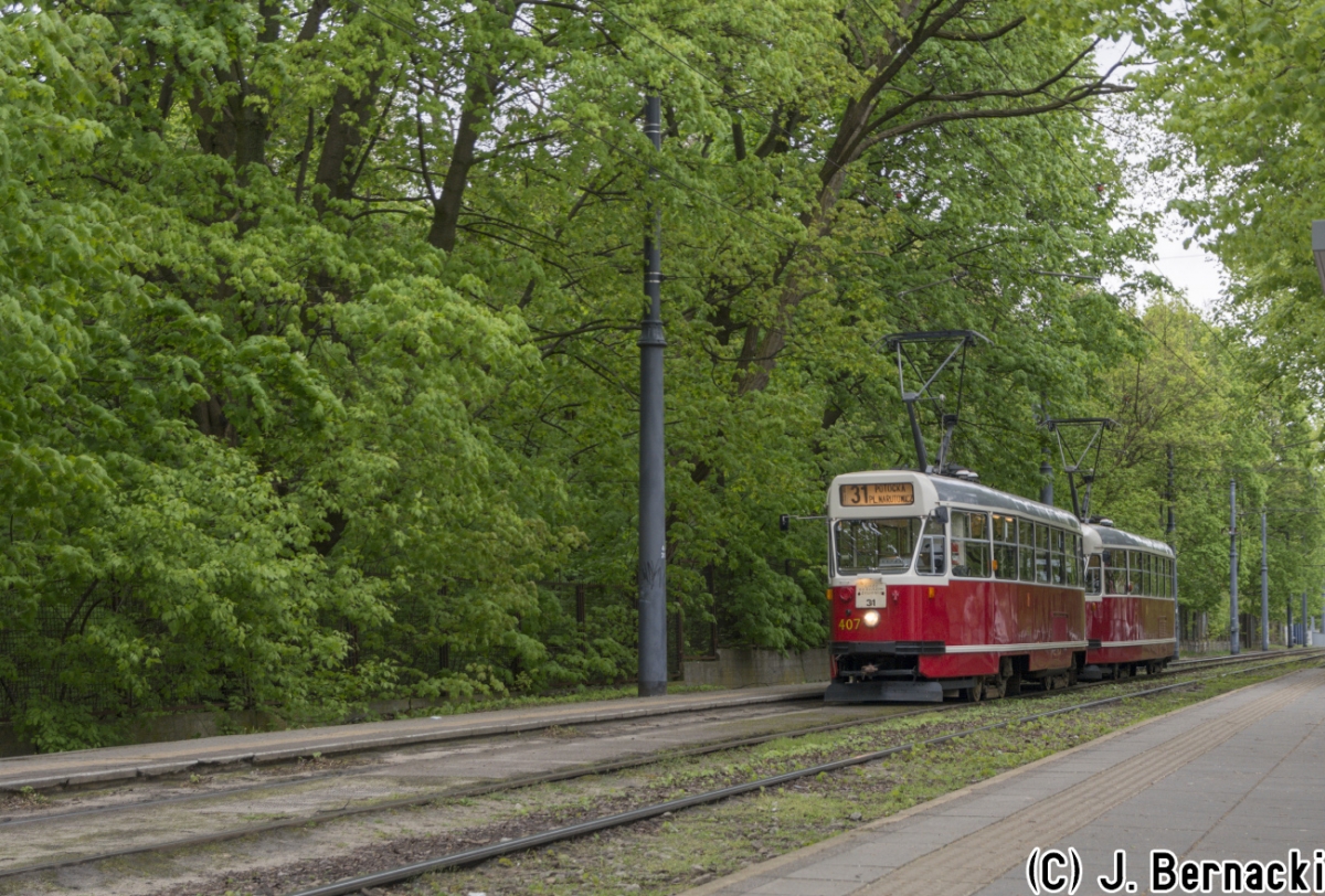 407+642
Zabytkowy skĹad podczas imprezy udajÄcy zjazdowe 31. 
