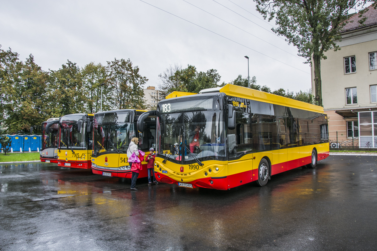 1990
Ursus cieszyĹ siÄ duĹźym zainteresowaniem. Pewnie dlatego, Ĺźe byĹ jednym z niewielu otwartych autobusĂłw.
Słowa kluczowe: DTP2017