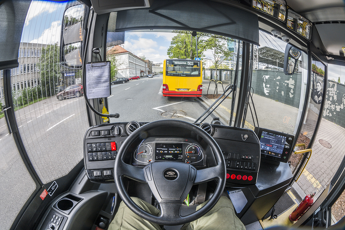 5950
Deska rozdzielcza stalowego elektryka. Na prawo od wyĹwietlacza znajduje siÄ amperomierz.
Słowa kluczowe: pulpit