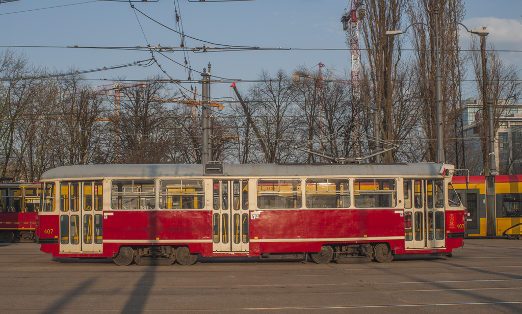 407
Słowa kluczowe: 35lecieKMKM Konstal13N