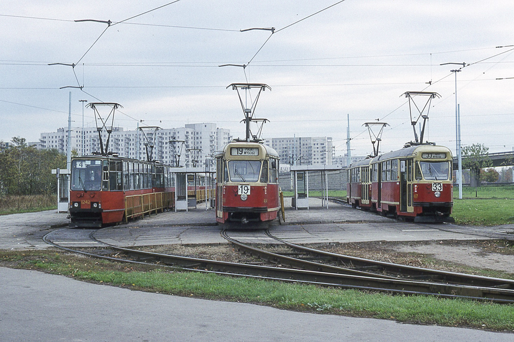 497+xxx
Klasycznie na WyĹcigach. Foto AndrĂŠ Knoerr, GenĂ¨ve.
Słowa kluczowe: Konstal13N