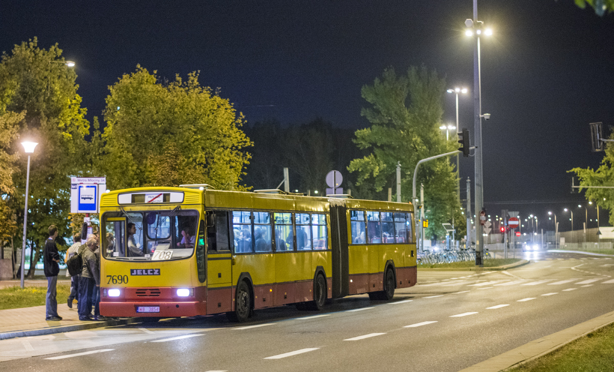 7690
Słowa kluczowe: M181 PoĹźegnanie708