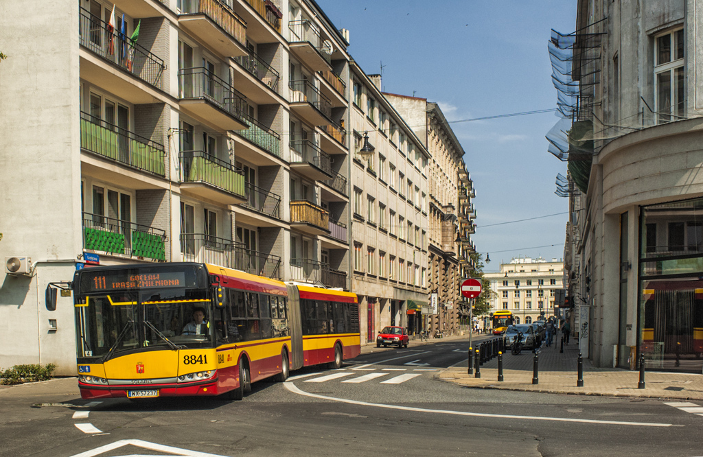8841
Na planowym objeĹşdzie. 
Słowa kluczowe: Objazd