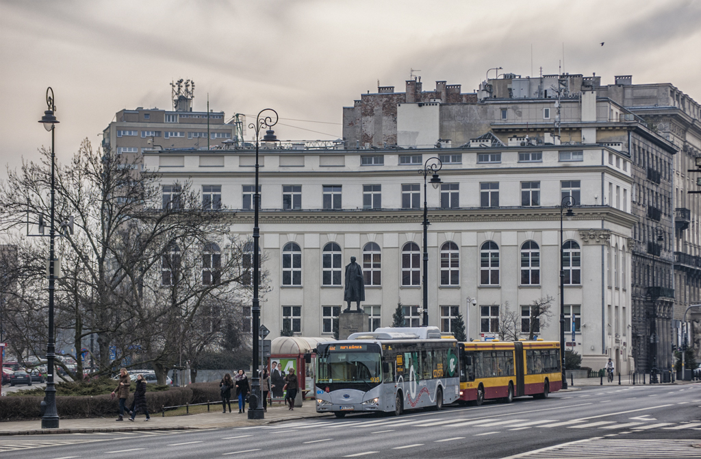 935
Słowa kluczowe: Architektura