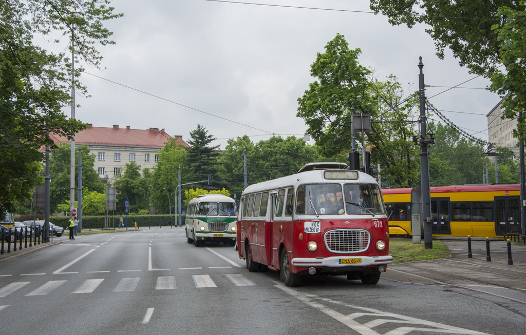 CNA 8G
Tegoroczny debiutant, miejski Jelcz z muzeum komunikacji w Paterku.
Słowa kluczowe: NM2016 272MEX