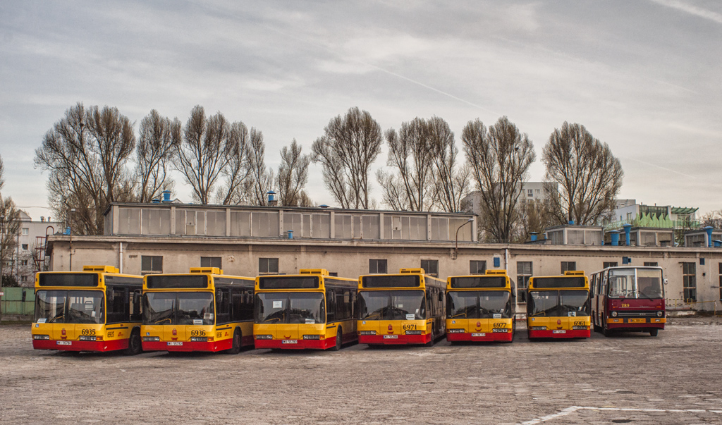 289
Słowa kluczowe: 35lecieKMKM N4020 IK260