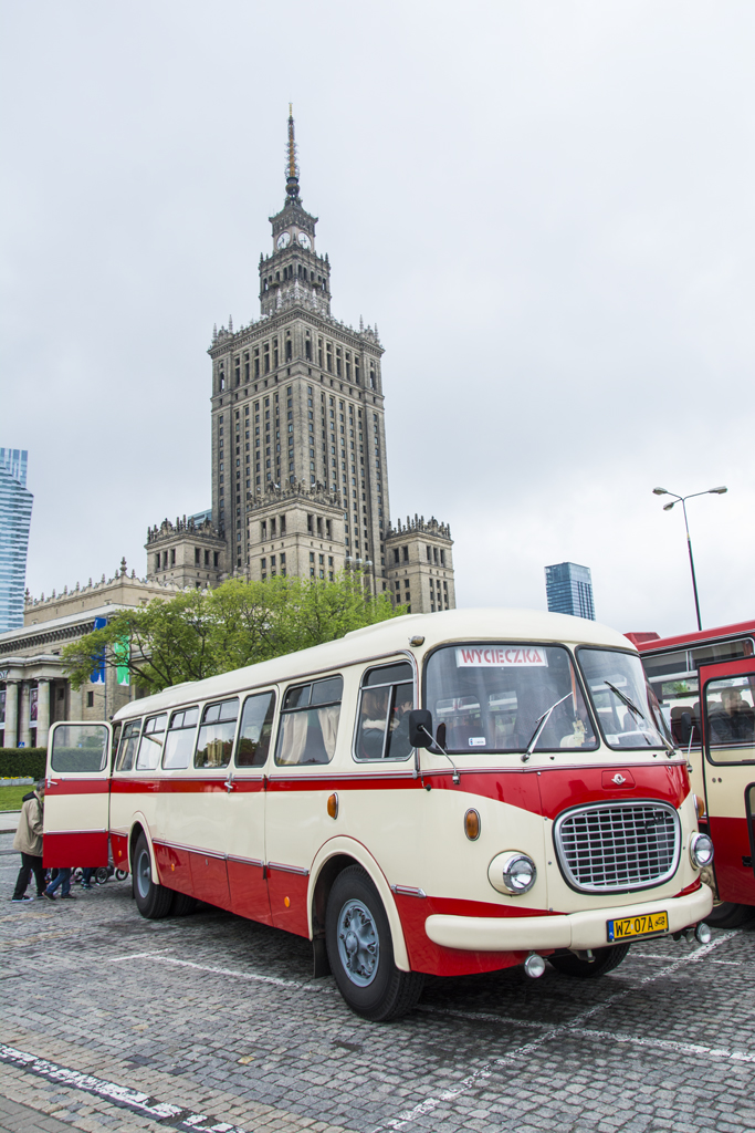 WZ 07A
Jelcz Marcina OlszaĹskiego jak zawsze lĹni na zlocie.
Słowa kluczowe: NM2016 Architektura J043