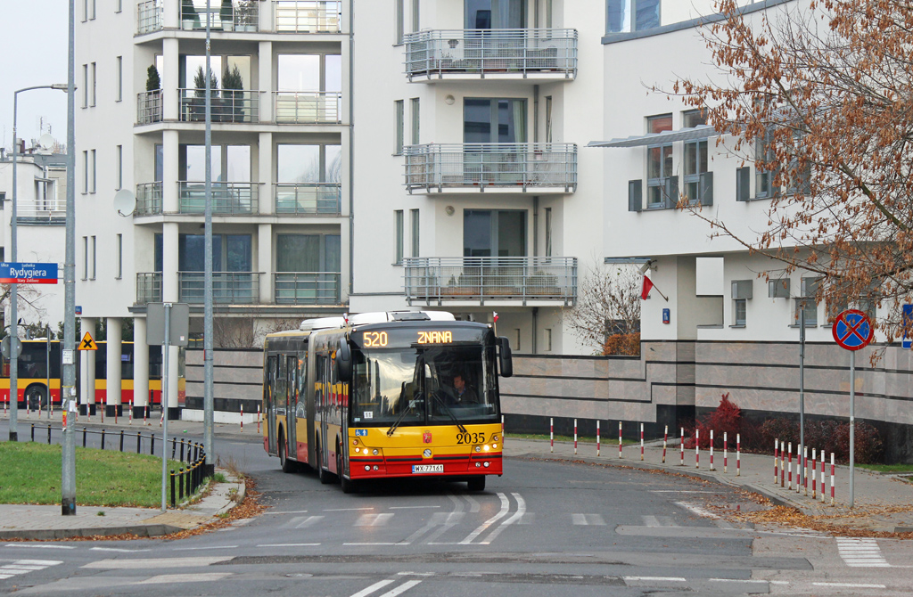 2035
Solbus na nieobsĹugiwanej liniowo ul. FeliĹskiego.
Słowa kluczowe: objazd