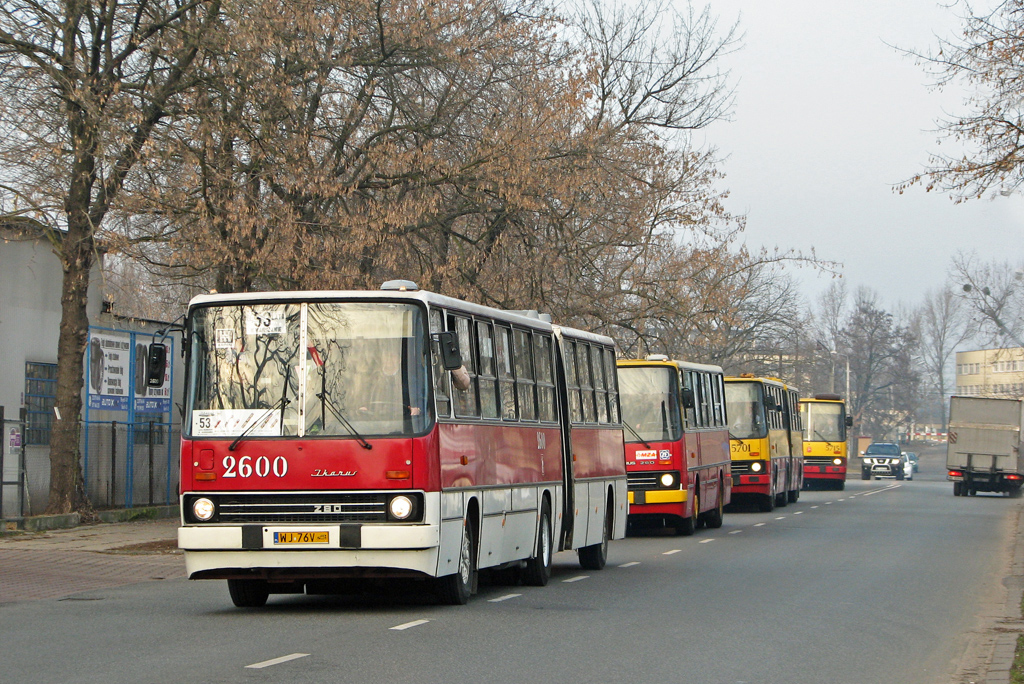 2600
"Ale to juĹź byĹo. I nie wrĂłci wiÄcej..."
Słowa kluczowe: PoĹźegnanieIkarusĂłw Parada IK280