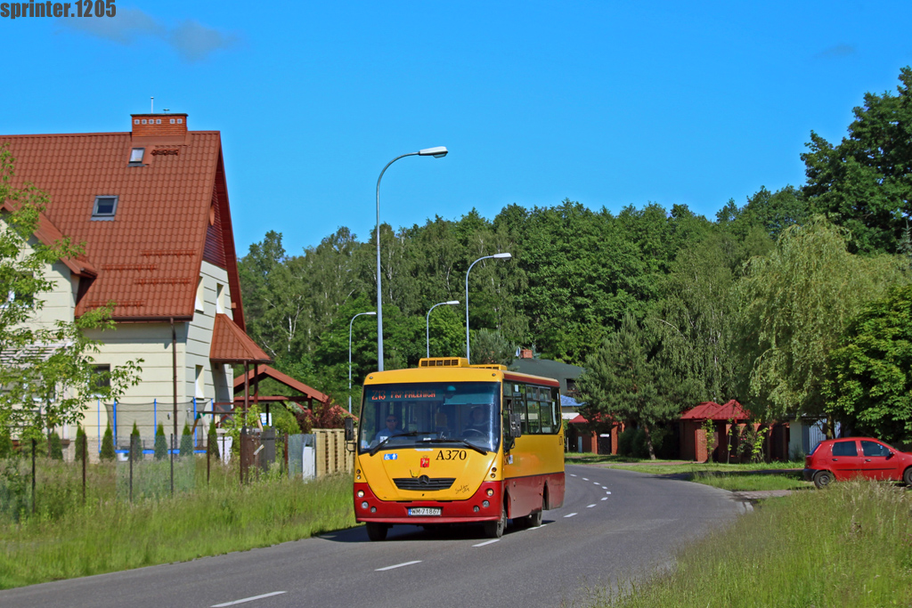 A370
SĹoneczny, sobotni poranek na peryferiach Warszawy. Linia Z13 ma za zadanie zastÄpiÄ autobusy linii 213 na odcinku Izbicka-Cmentarz - PKP Falenica w zwiÄzku z wymianÄ nawierzchni w ul. Izbickiej.
Słowa kluczowe: MOBSOLINA