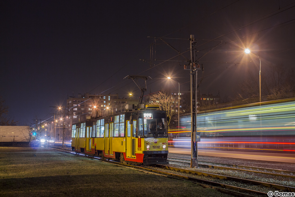 1232+1231
Dla jednych czas pĹynie szybicej, dla niektĂłrych wolniej...
