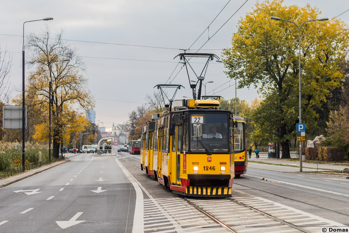 1246+1245
Jednokierunkowy objazd linii 7, 9, 22, 24 i 25 spowodowany byĹ pÄkniÄciem szyny na rondzie Dmowskiego w kierunku Pragi. Linia 22 kierowana byĹa od Okopowej alejÄ SolidarnoĹci, ulicÄ TargowÄ do Grochowskiej, gdzie tramwaje wracaĹy na swojÄ trasÄ.
Słowa kluczowe: objazd